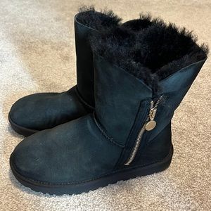 Black UGG Womens Bailey Zipper Boots Size 8 Excellent Condition